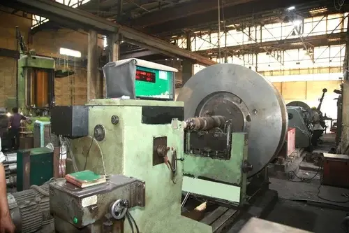 Dynamic Balancing Machine