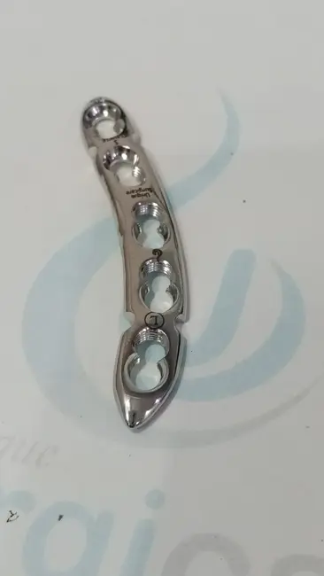 Medial Distal End Tibial Locking Plate without tap