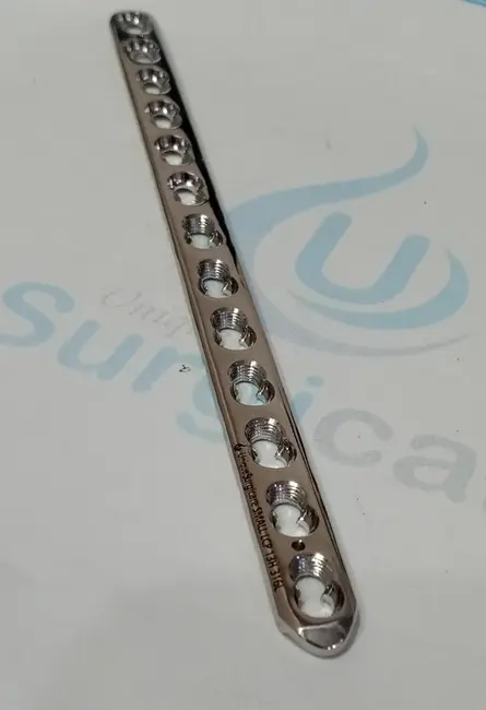 Locking Anterior Superior Clavical plate withot extrnsion